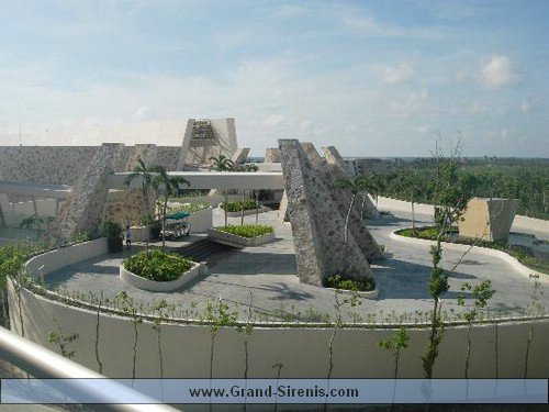 Images-g499445-d599193-b1520520S-View_of_the_lobby-Grand_Sirenis_Riviera_Maya-Akumal_Yucatan_Peninsula.jpg